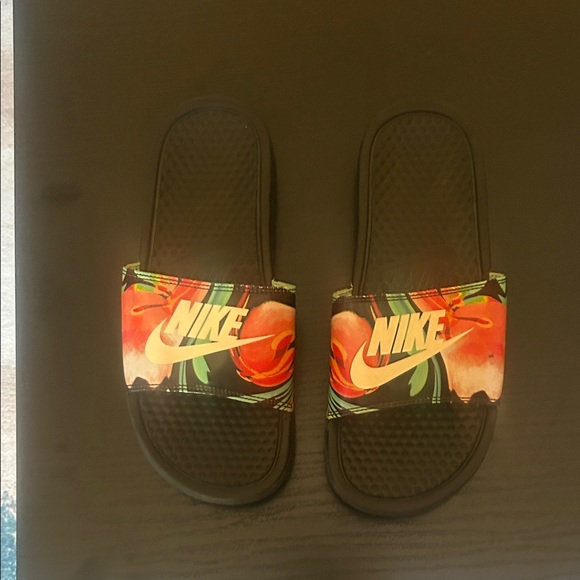 Nike Black and Multicolor Slide Sandals - Picture 9 of 9